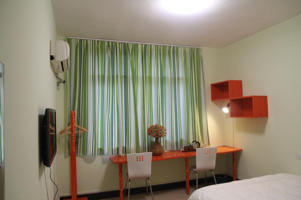 Tiffany Hostel Янгшуо Стая снимка